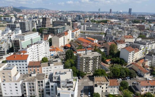 Appartement 2 pièces rénové avec balcon