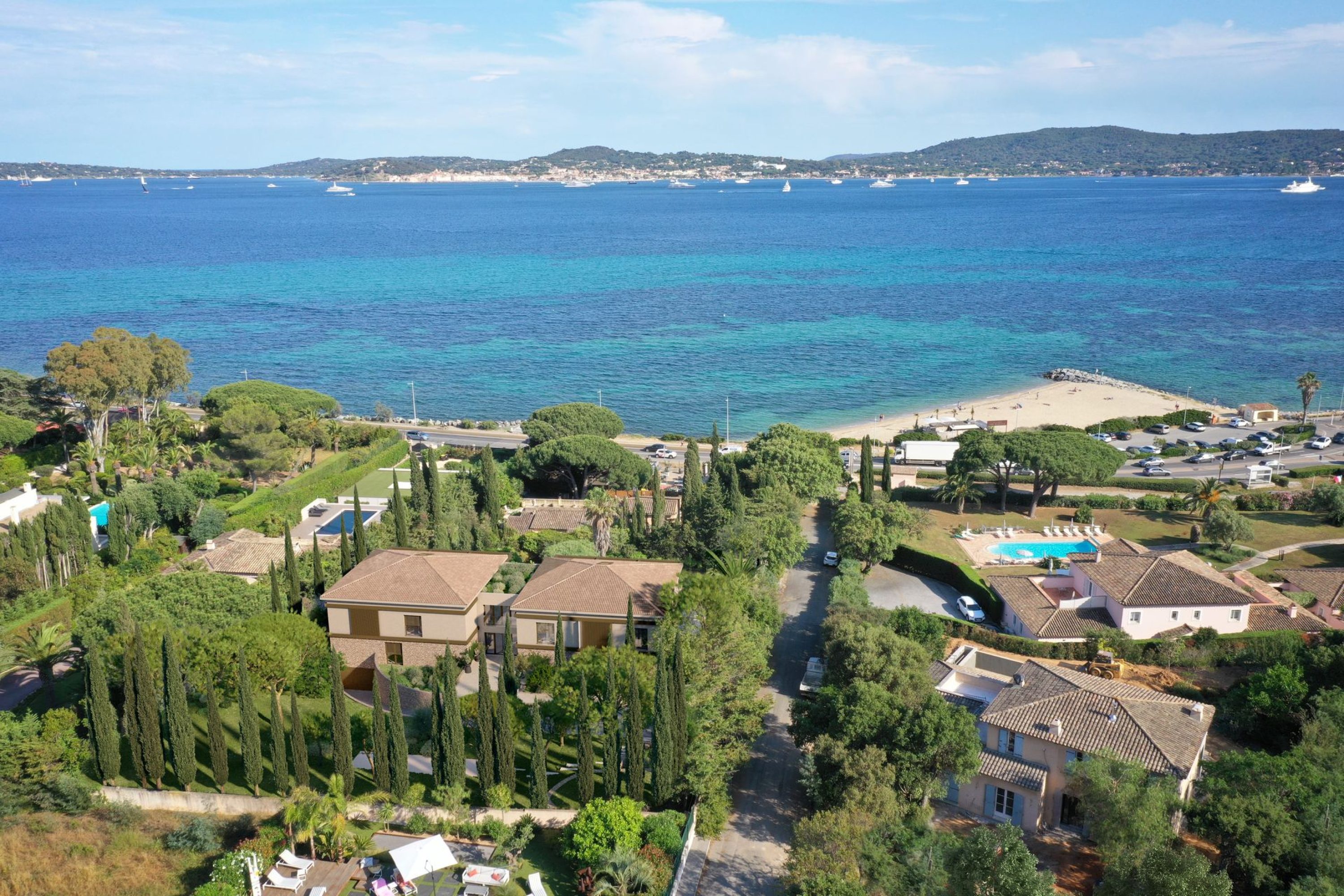 Les-Résidences-du-Golfe-de-Saint-Tropez-Demeures-Kokio-vue-aerienne_Original