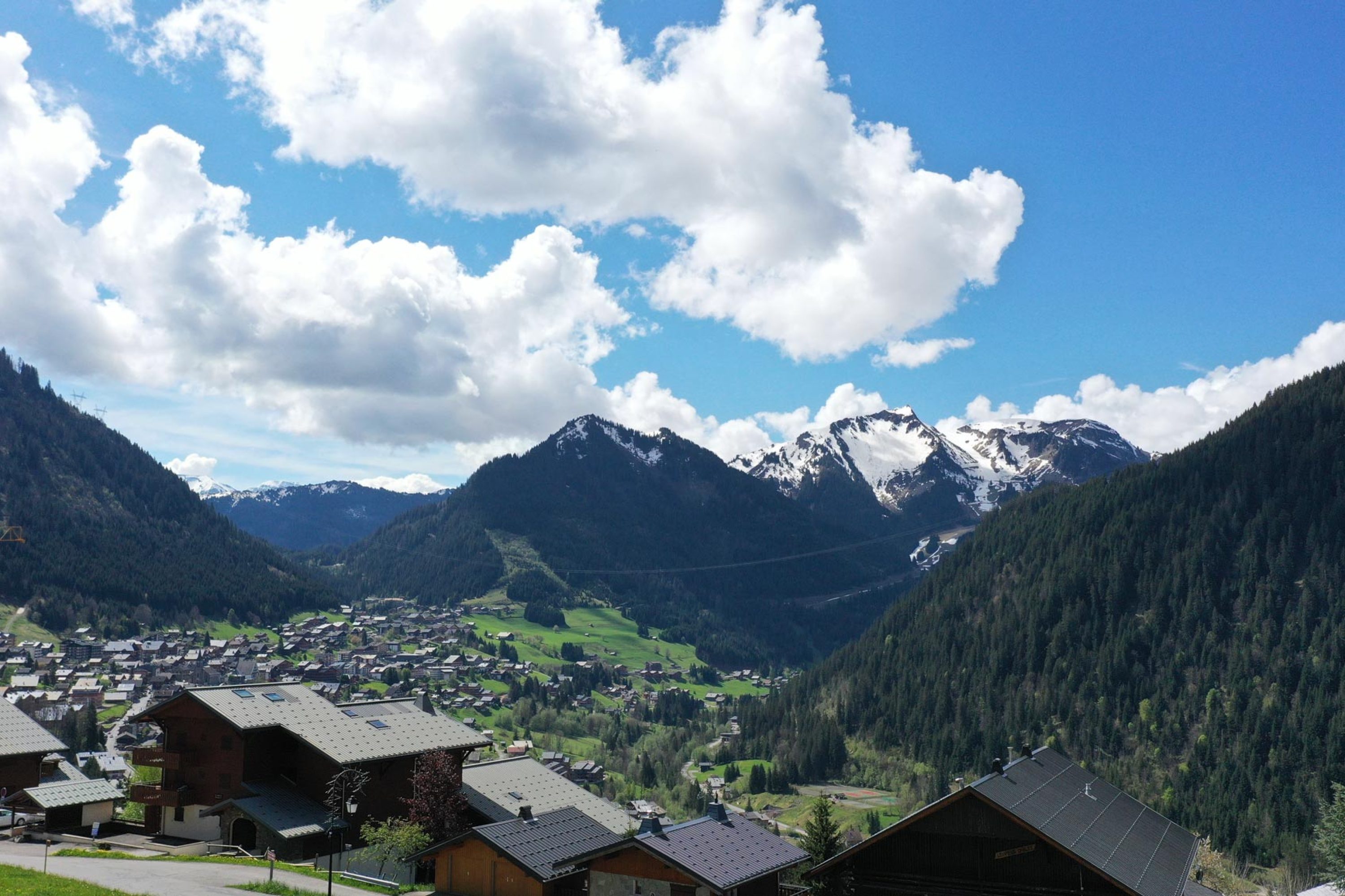 Résidence-ArtMony-Chatel-vue-montagne